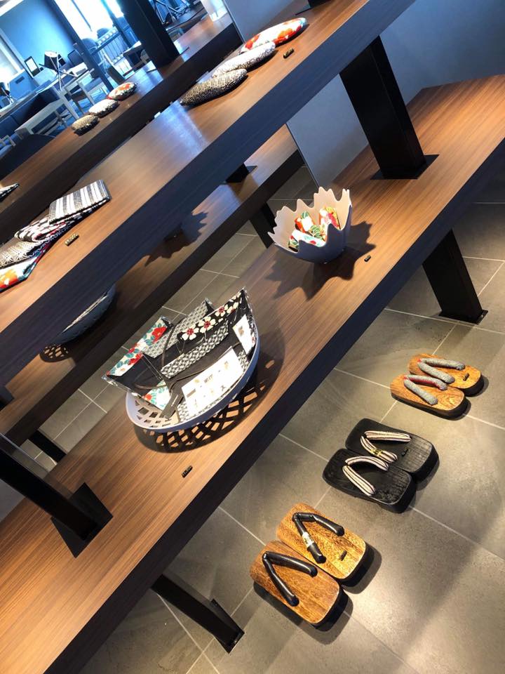 高松の新規ホテル ザ チェルシーブレス 本日がプレオープンです 部屋着のデニム作務衣とグッズコーナーを田巻屋で任せて頂いております 光栄すぎますt T 産地とお客様を結ぶ 京呉服の店 田巻屋 高松の新規ホテル ザ チェルシーブレス 本日がプレオープンです 部屋着のデニム作務衣とグッズコーナーを田巻屋で任せて頂いております 光栄すぎますt T 産地とお客様を結ぶ 京呉服の店 田巻屋